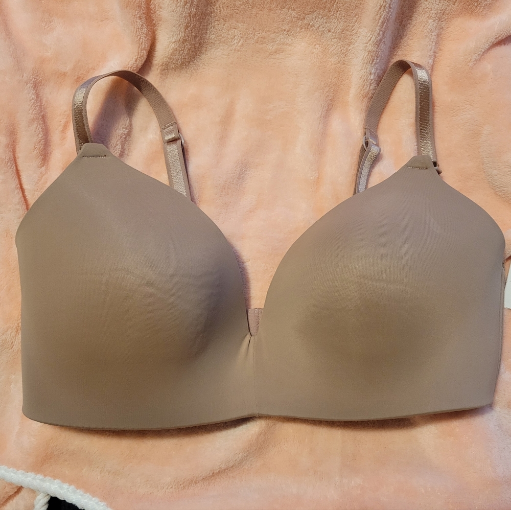 NWT WOMEN'S nursing bra mauve color size 34 D. Quick release